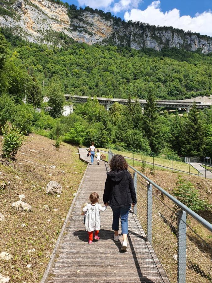 Home Nantua Studio Meubles Ain-Jura Екстериор снимка