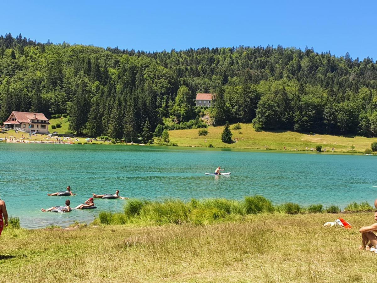 Home Nantua Studio Meubles Ain-Jura Екстериор снимка