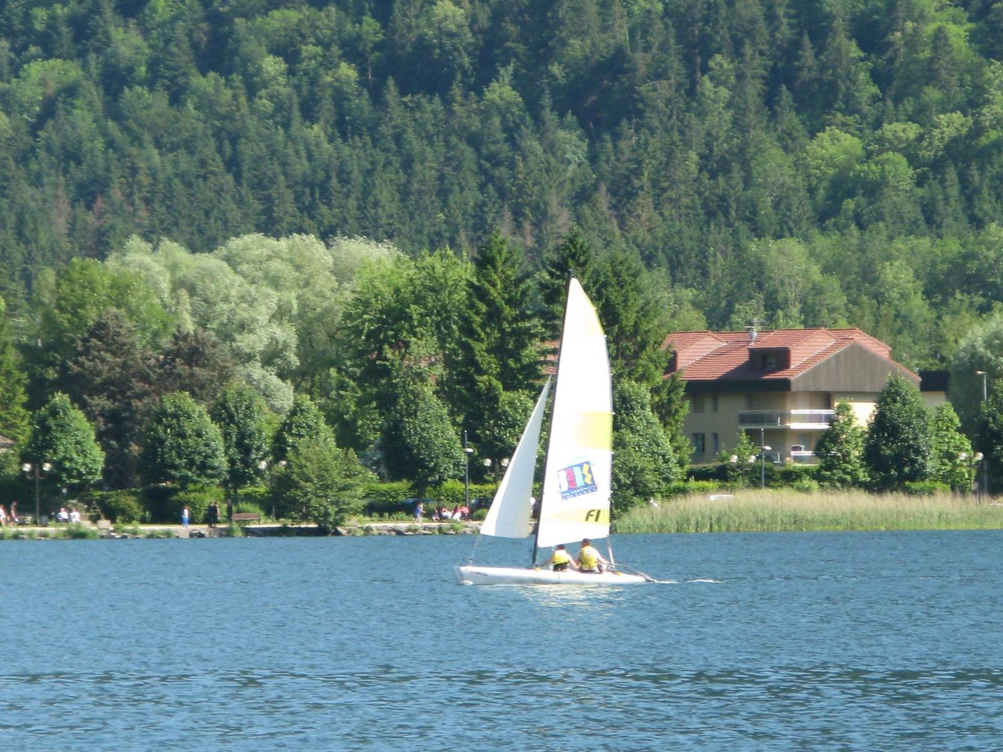 Home Nantua Studio Meubles Ain-Jura Екстериор снимка