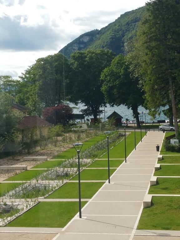 Home Nantua Studio Meubles Ain-Jura Екстериор снимка